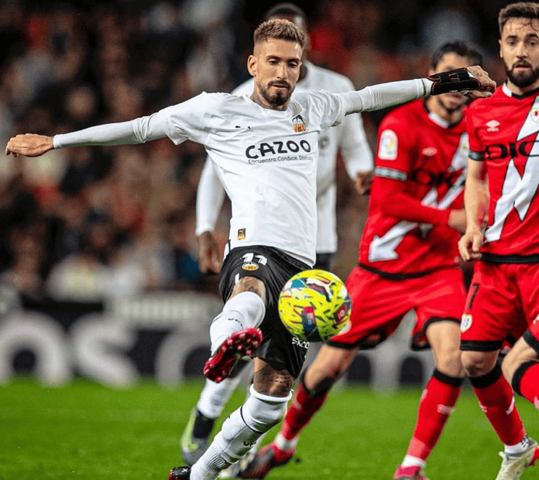 开云体育赛事-赛地聚焦——西甲冲刺阶段热度飙升；马德里竞技远射贴柱；话题不断；控场能力受关注的简单介绍