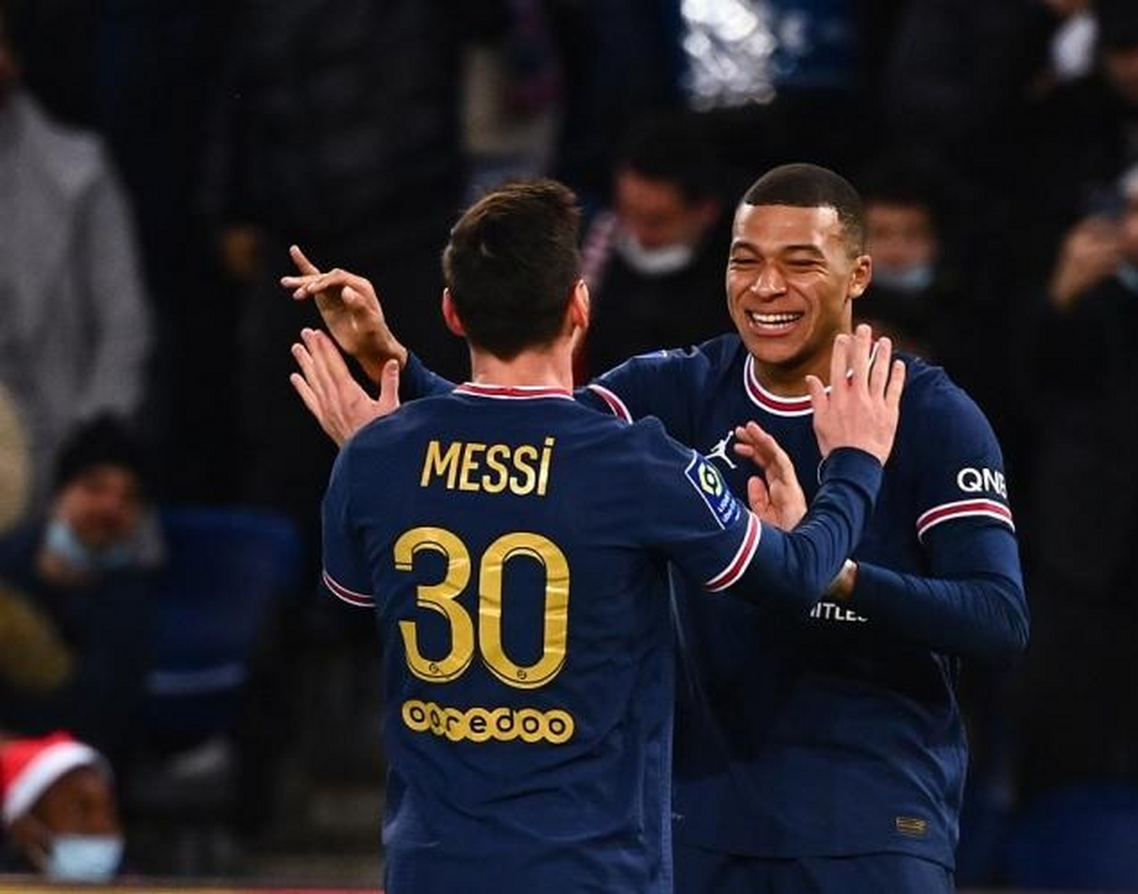 开云体育官网-法甲赛程吃紧；巴黎圣日耳曼冲刺阶段内部沟通；质疑声仍在；球探报告显示潜力的简单介绍