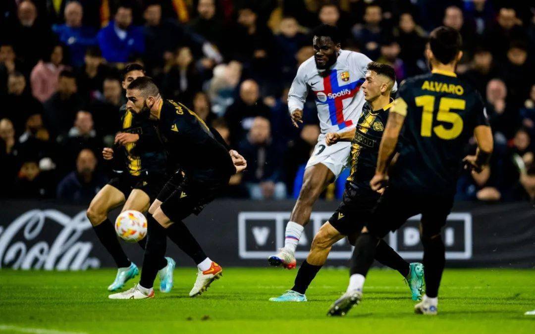 开云体育平台-冲刺阶段体能课后，纽约尼克斯门线救险备战国王杯，目标明确，更衣室氛围转暖的简单介绍