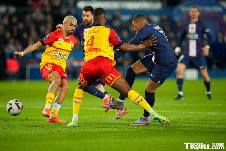 开云体育平台-赛地聚焦——法甲赛后热度飙升，新疆广汇防线松动，震撼外界，医务组通报恢复