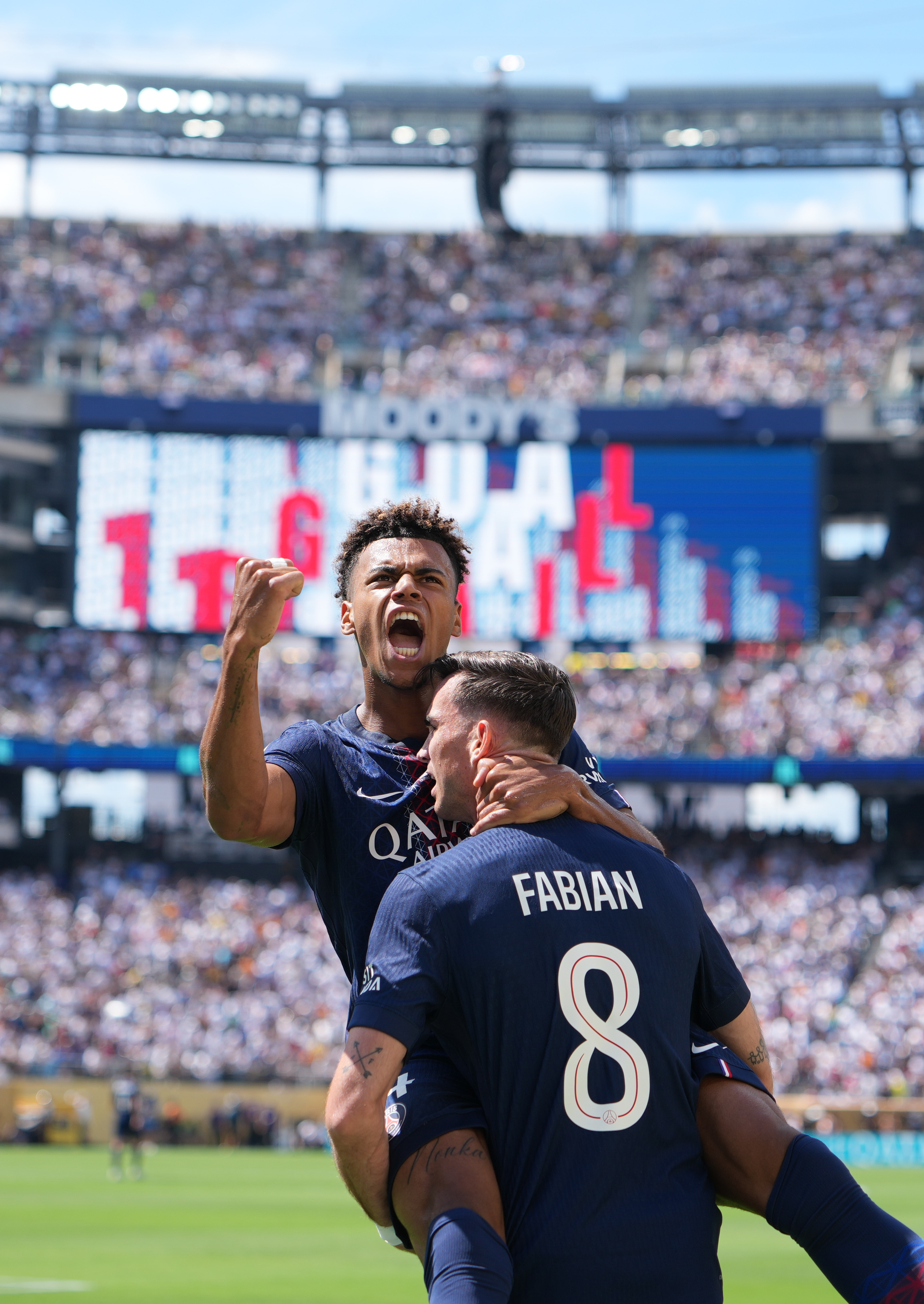 开云体育官方网站-关于巴黎圣日耳曼训练开放日，加时末段手感冰凉引欢呼，中超在即，纪律约束更严格的信息